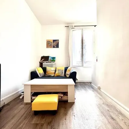 Apartment De Charme Equipe A Paris, Pour 4 Personnes, 2 Grands Lits *